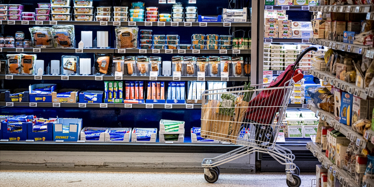 Stigande priser i kundvagnen och stigande inflation enligt färska siffror. Ändå lever hoppet om positiva räntebesked, eller?